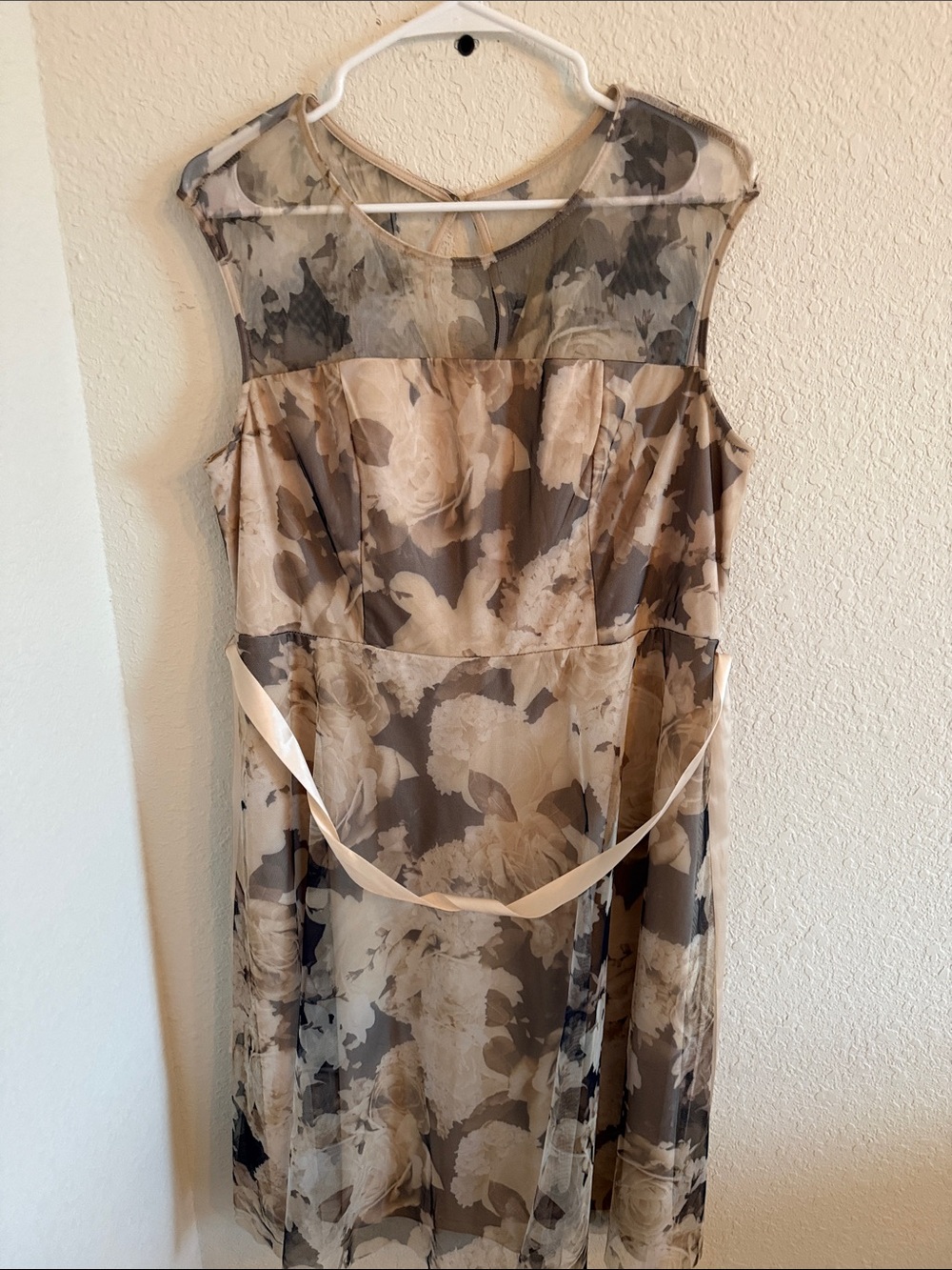 Sleeveless Floral Mesh Yoke Dress in Beige and Brown